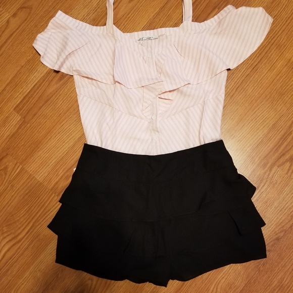 Last 1  Black multi layered dress shorts - Picture 3 of 5